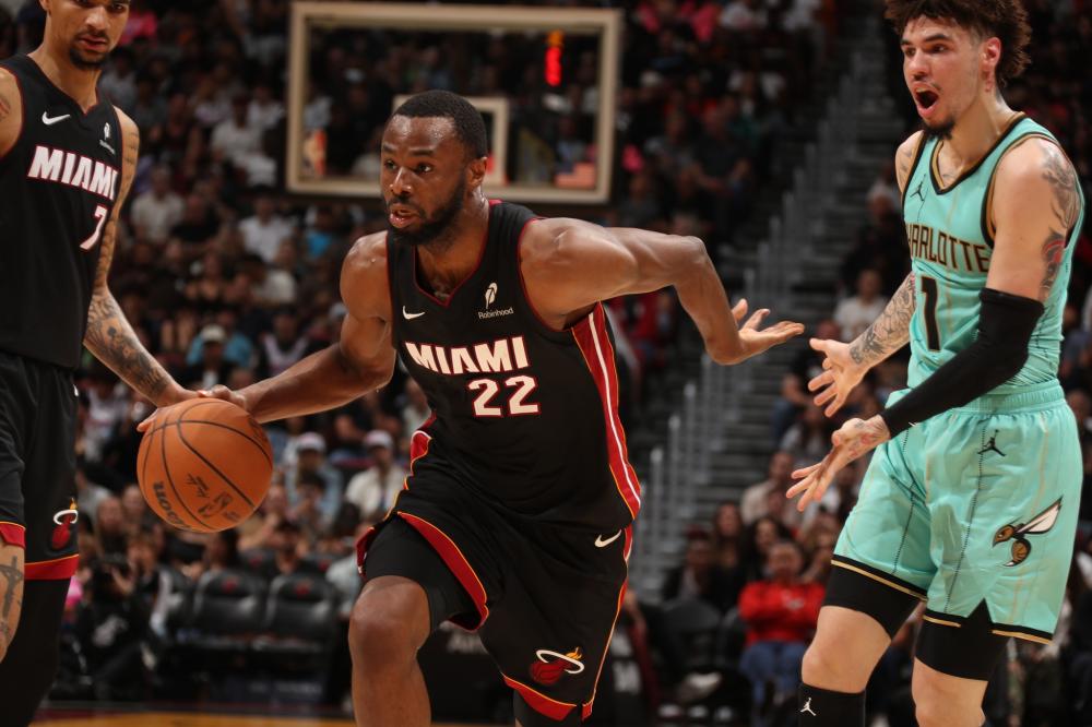 的人敲响了 的人敲响了